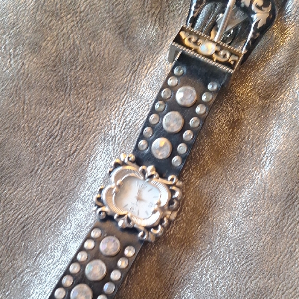 Source Unknown Black and Silver Women's Watch - Picture 5 of 11